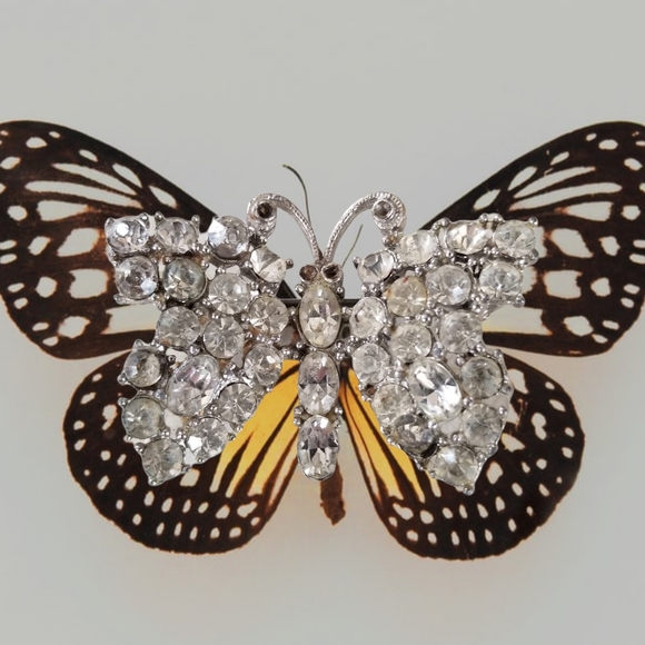 Vintage Rhinestone Butterfly Brooch Silver Tone Metal Finish - Picture 3 of 12